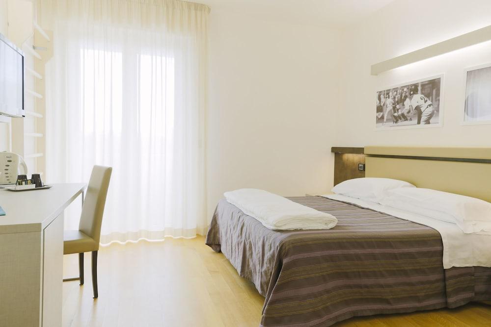 Hotel Sporting Σαν Μπενεντέτο ντελ Τρόντο Εξωτερικό φωτογραφία